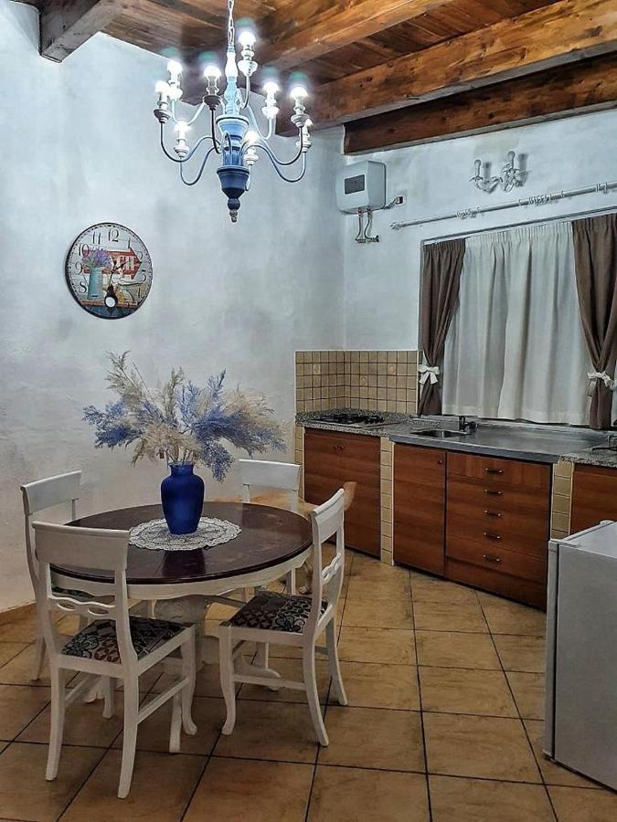 La Dependance Bed & Breakfast Torre Annunziata Bagian luar foto